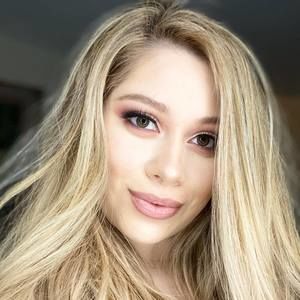 Meet your Posher, Karina